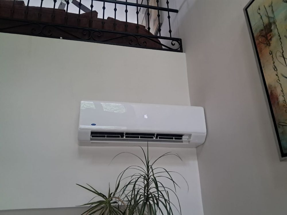Minisplit instalado por Climastock en casa de un cliente