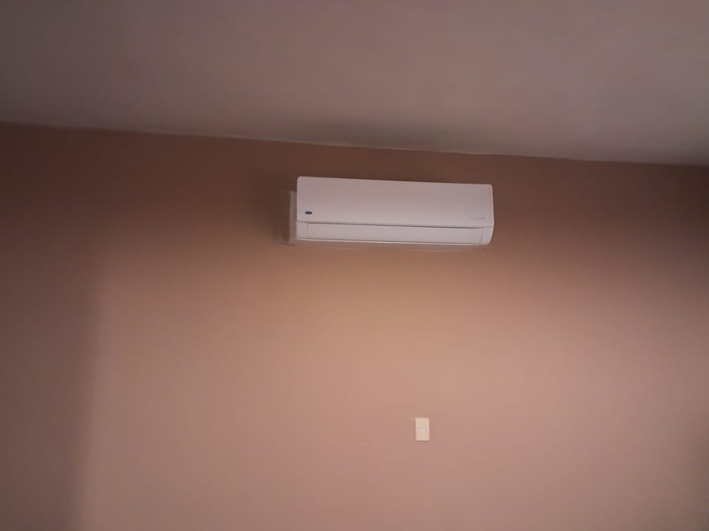Minisplit instalado por Climastock en casa de un cliente